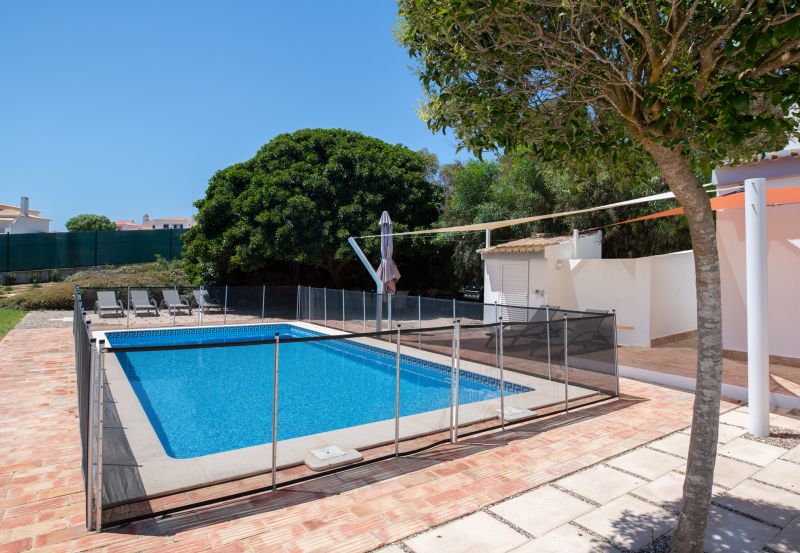 Child and Pet Safety Mesh Fence